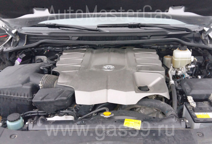Установка метанового ГБО на Toyota Land Cruiser 200 4.6 4WD, ГБО 4 поколения OMVL DREAM OBD (Италия), с двумя баллонами по 100 литров ТИП 2