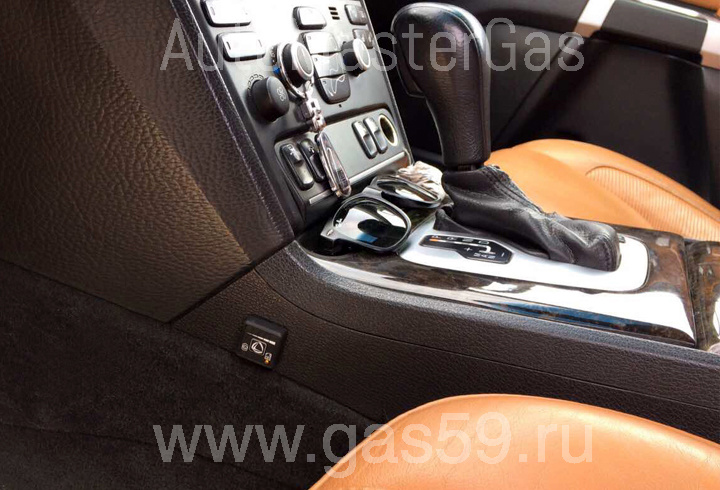 Установка ГБО на Volvo XC90 2.5 AWD, ГБО 4 поколения LANDIRENZO, с тороидальным баллоном на 53 л..